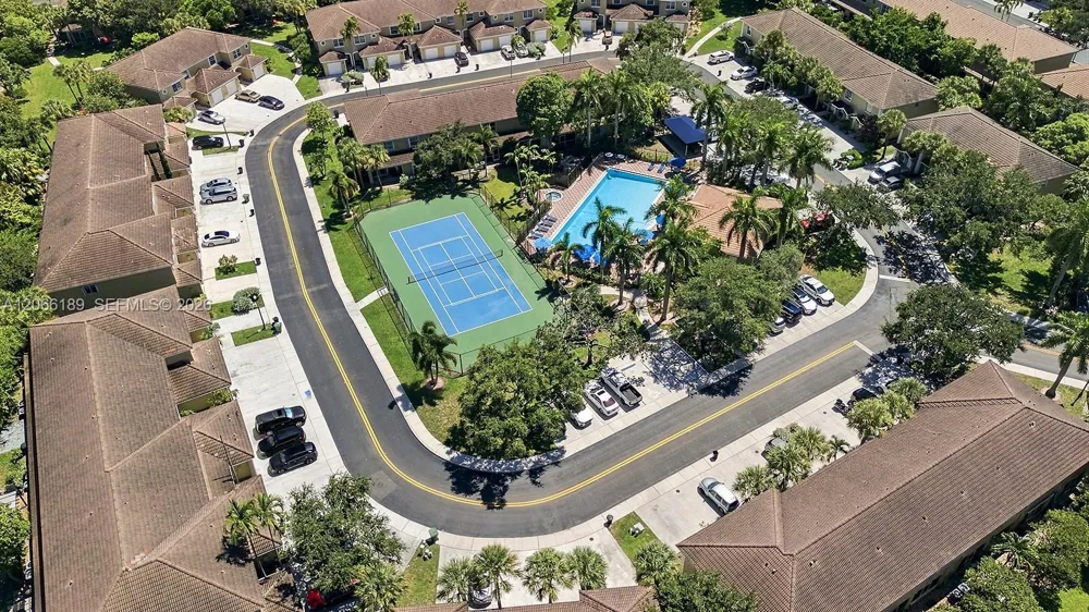 12135 SW 3rd St Pembroke Pines, FL 33025