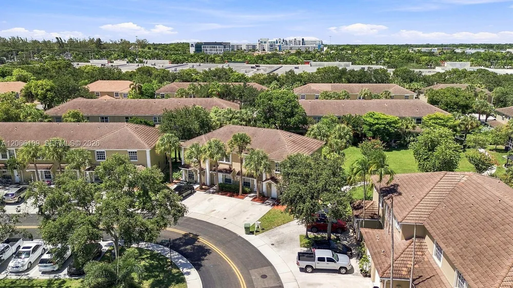 12135 SW 3rd St Pembroke Pines, FL 33025