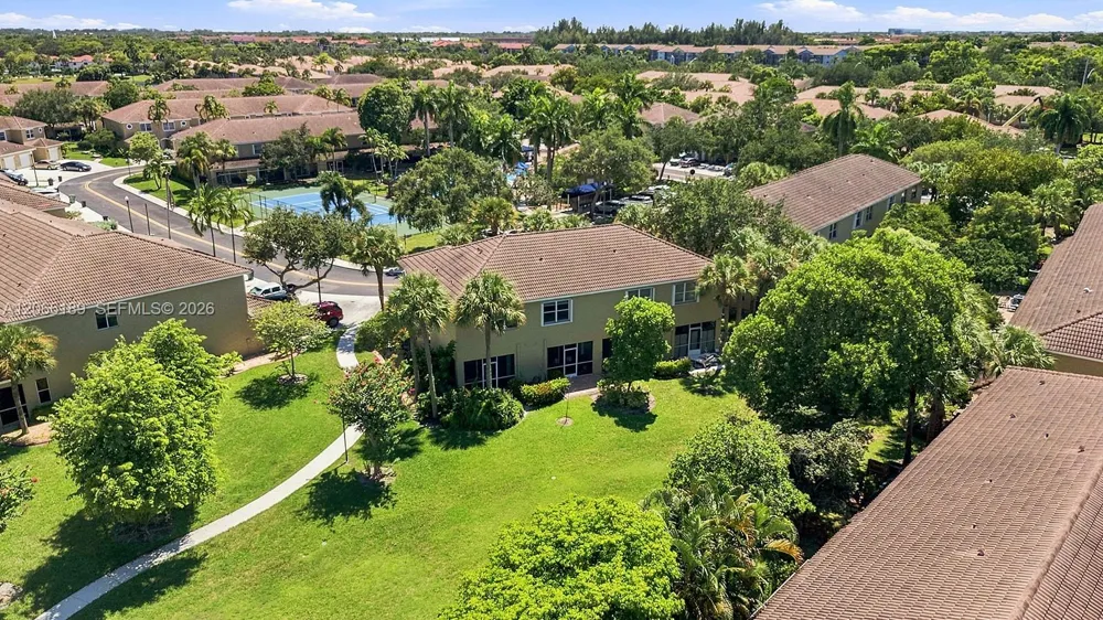 12135 SW 3rd St Pembroke Pines, FL 33025