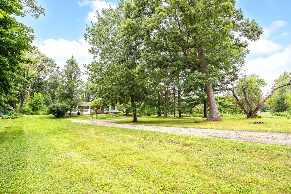 7682 Michigan State Road 52 Manchester, MI 48158
