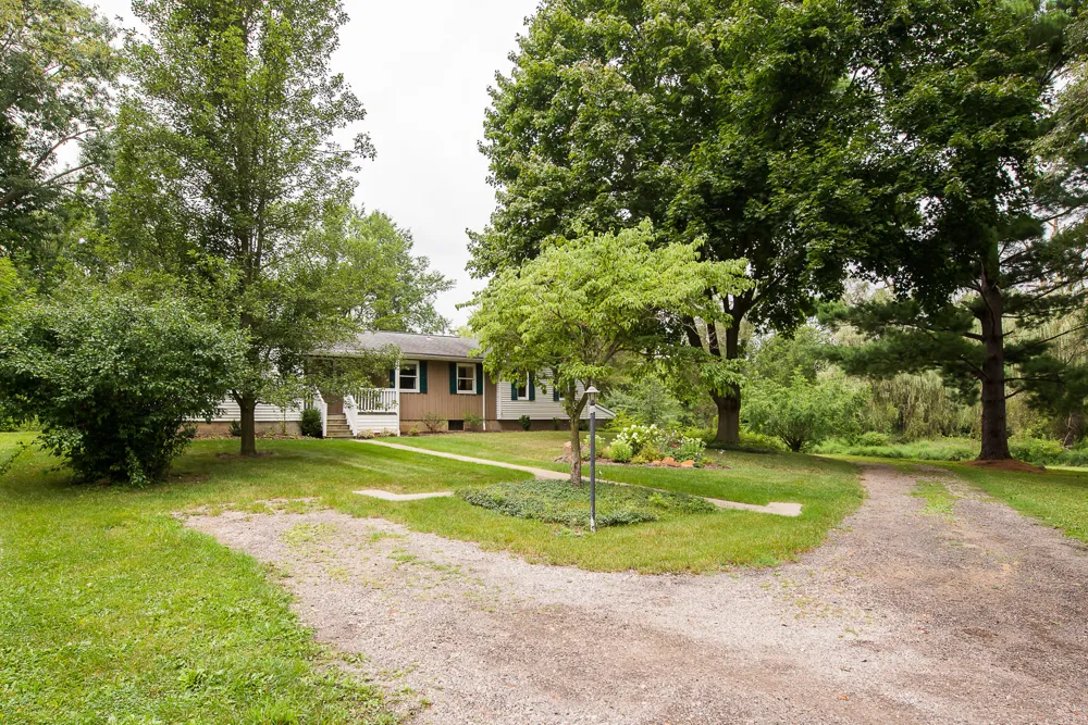 7682 Michigan State Road 52 Manchester, MI 48158