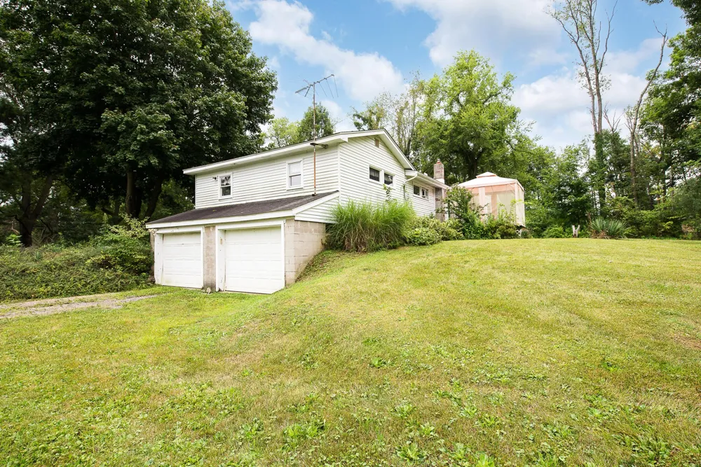 7682 Michigan State Road 52 Manchester, MI 48158