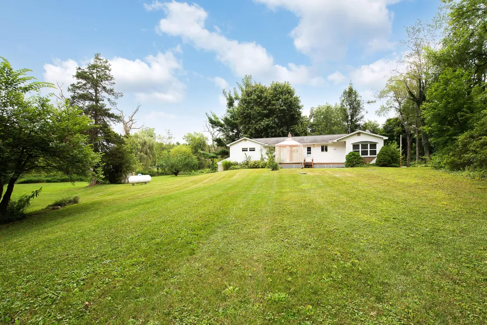 7682 Michigan State Road 52 Manchester, MI 48158