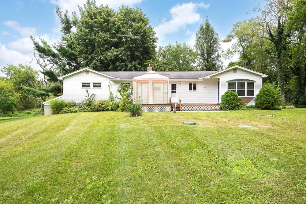 7682 Michigan State Road 52 Manchester, MI 48158