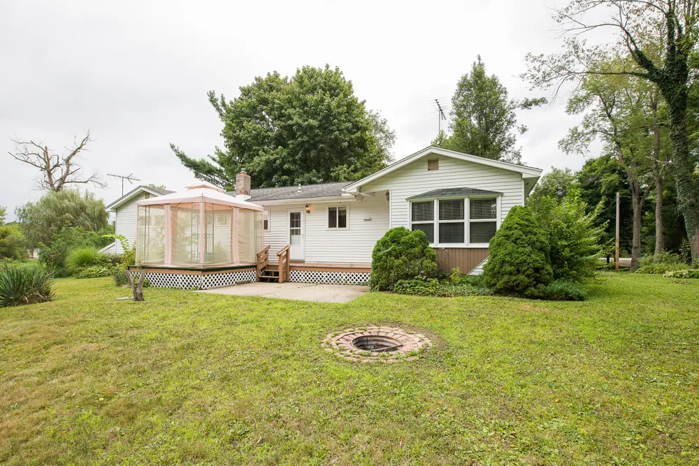 7682 Michigan State Road 52 Manchester, MI 48158