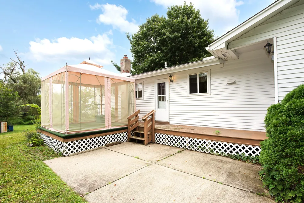 7682 Michigan State Road 52 Manchester, MI 48158