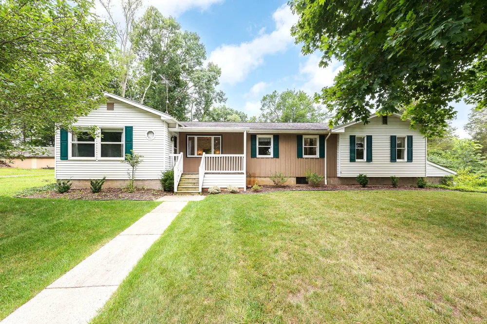 7682 Michigan State Road 52 Manchester, MI 48158