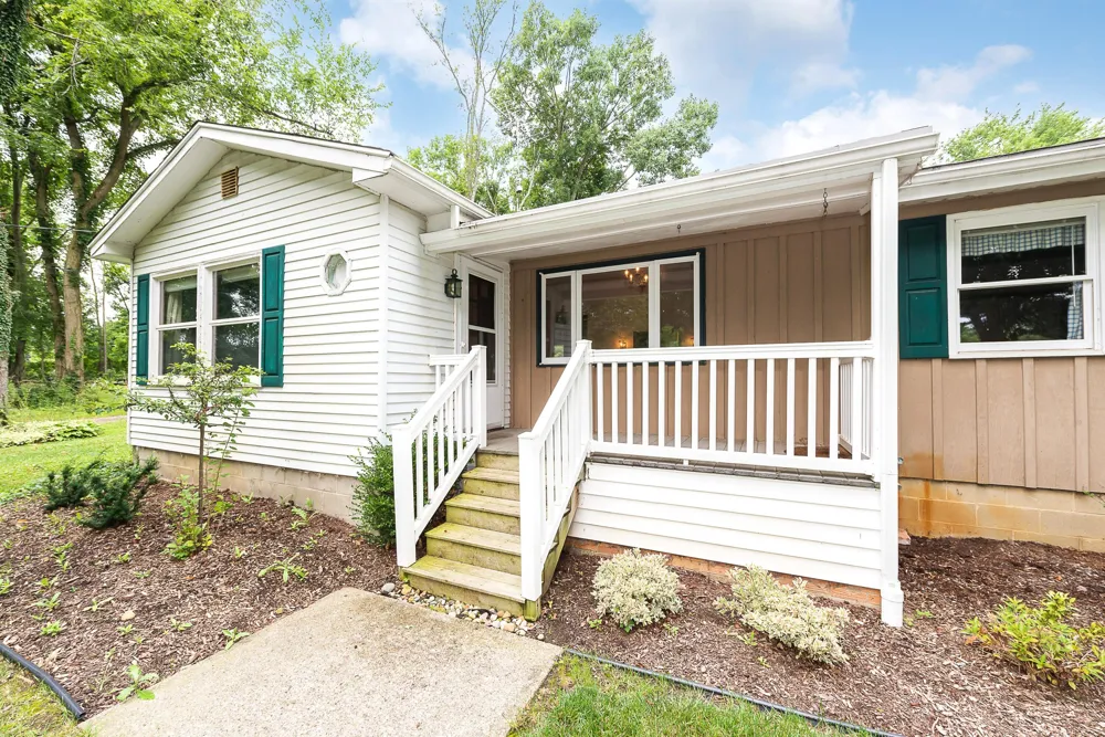 7682 Michigan State Road 52 Manchester, MI 48158