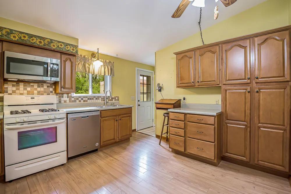 7682 Michigan State Road 52 Manchester, MI 48158