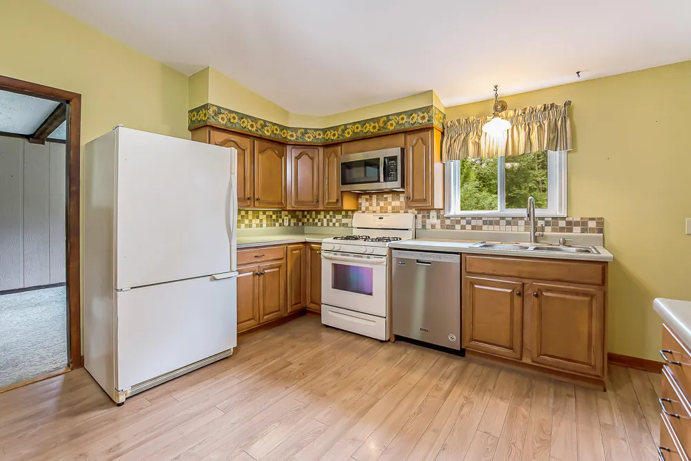 7682 Michigan State Road 52 Manchester, MI 48158