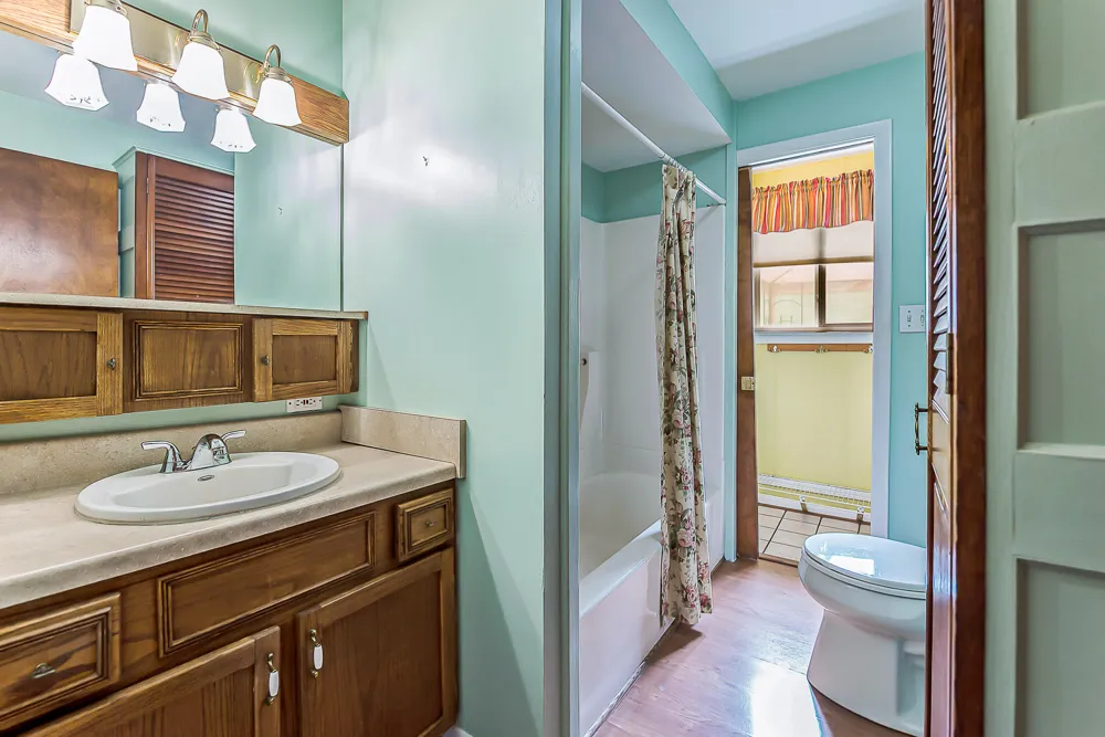 7682 Michigan State Road 52 Manchester, MI 48158