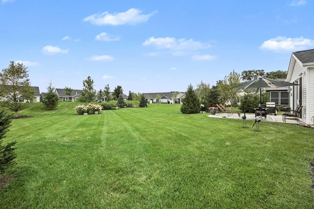 2939 Isle Water Drive Belmont, MI 49306
