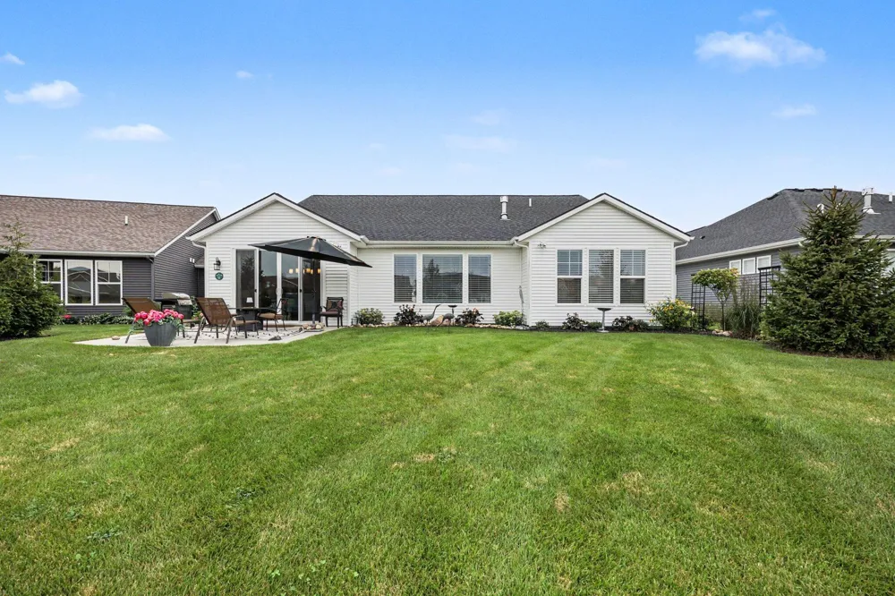 2939 Isle Water Drive Belmont, MI 49306
