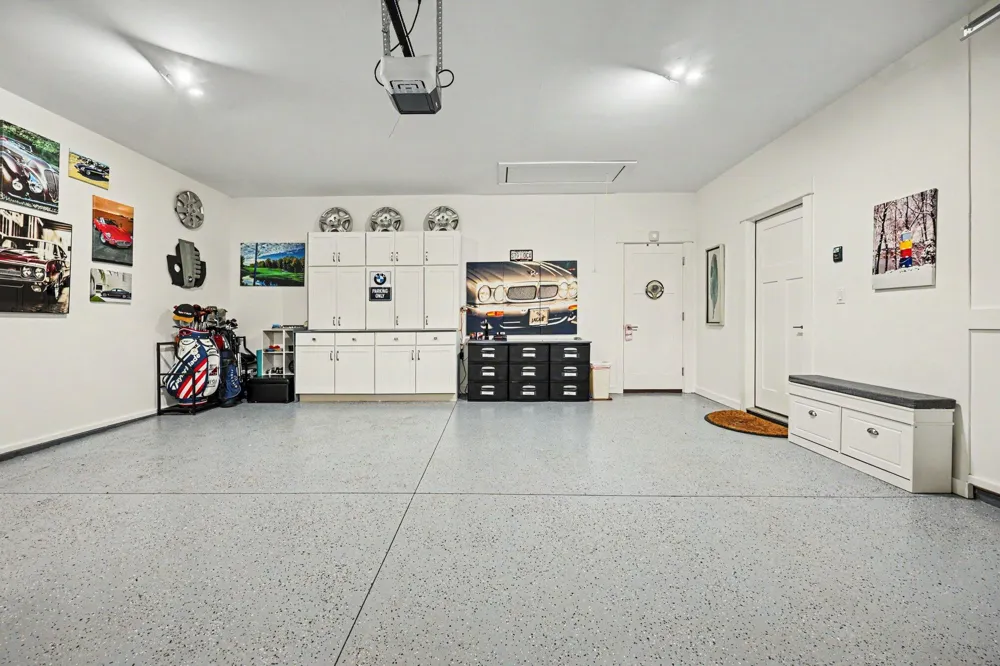 2939 Isle Water Drive Belmont, MI 49306