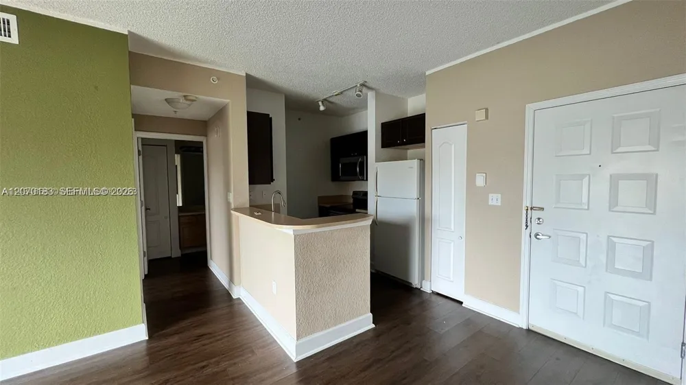 6001 SW 70th St #625 South Miami, FL 33143