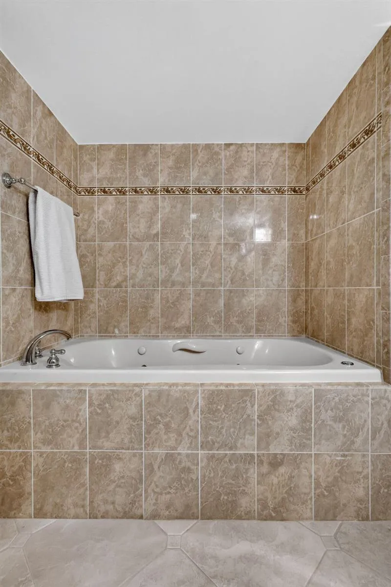 2917 S Ocean Boulevard #401 Highland Beach, FL 33487