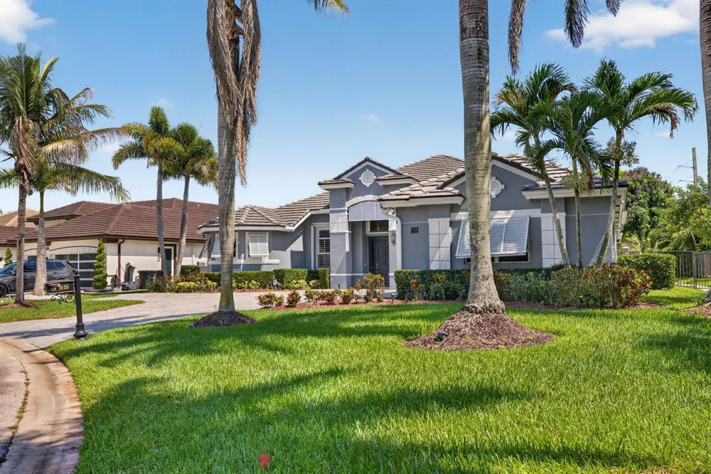 755 SW RIVER BEND CIRCLE Stuart, FL 34997