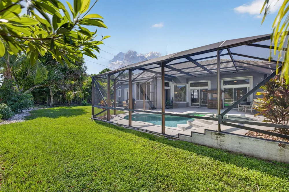755 SW RIVER BEND CIRCLE Stuart, FL 34997