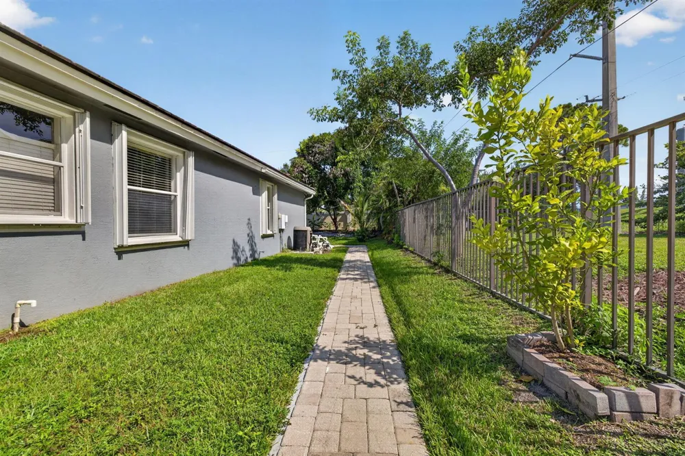 755 SW RIVER BEND CIRCLE Stuart, FL 34997
