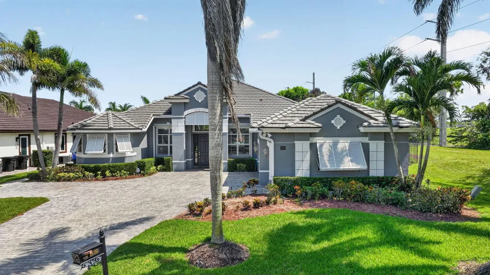 755 SW RIVER BEND CIRCLE Stuart, FL 34997
