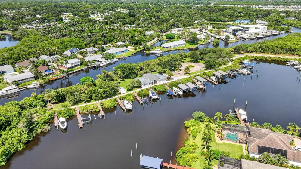 755 SW RIVER BEND CIRCLE Stuart, FL 34997