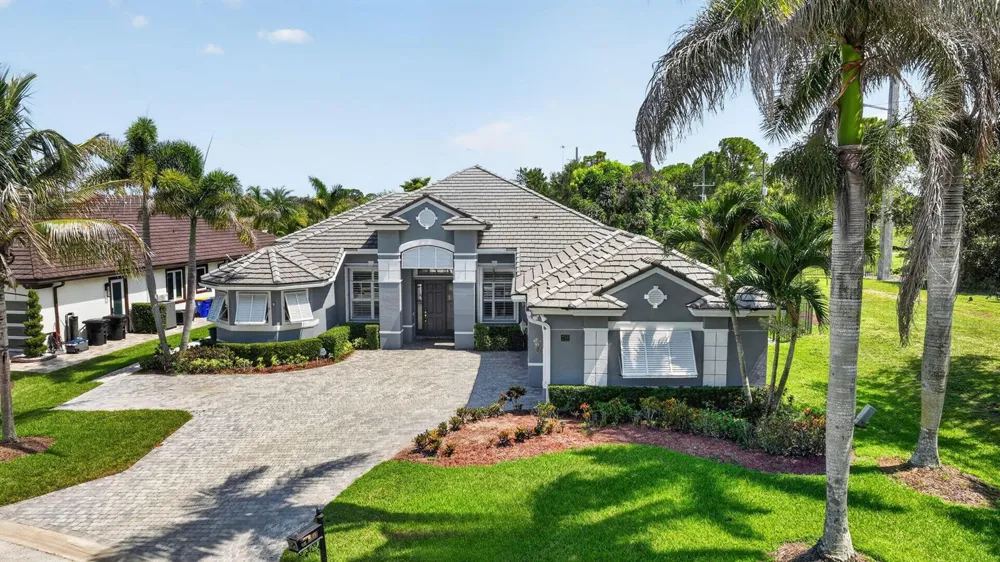 755 SW RIVER BEND CIRCLE Stuart, FL 34997