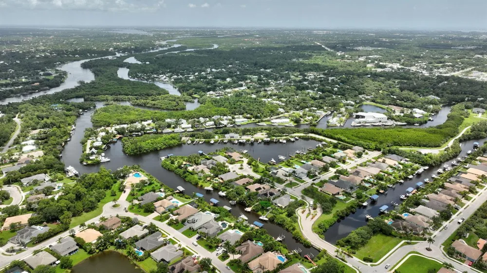 755 SW RIVER BEND CIRCLE Stuart, FL 34997