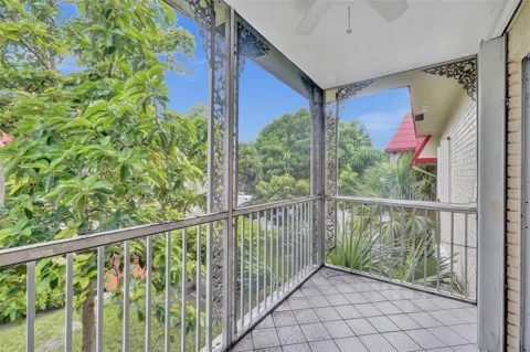 555 SE 8TH STREET #252