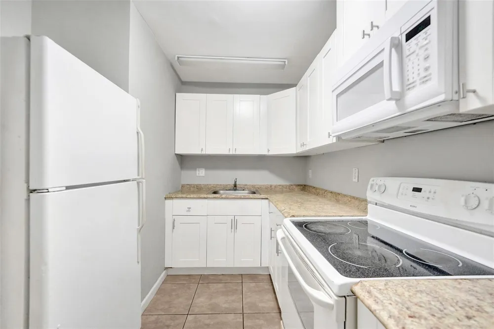 555 SE 8TH STREET #252 Deerfield Beach, FL 33441