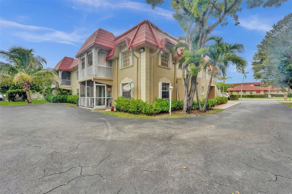555 SE 8TH STREET #252 Deerfield Beach, FL 33441