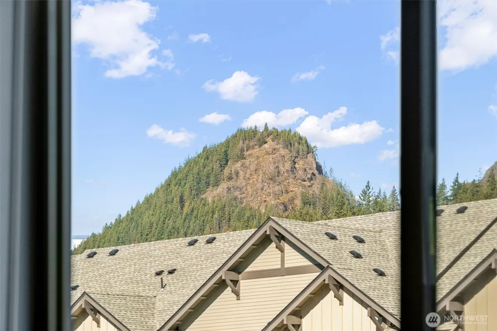 1970 SE 12th Court #D-201 North Bend, WA 98045