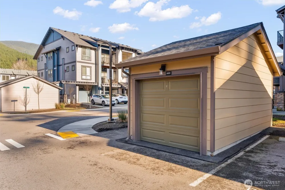 1970 SE 12th Court #D-201 North Bend, WA 98045