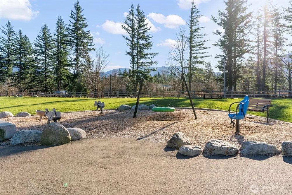 1970 SE 12th Court #D-201 North Bend, WA 98045