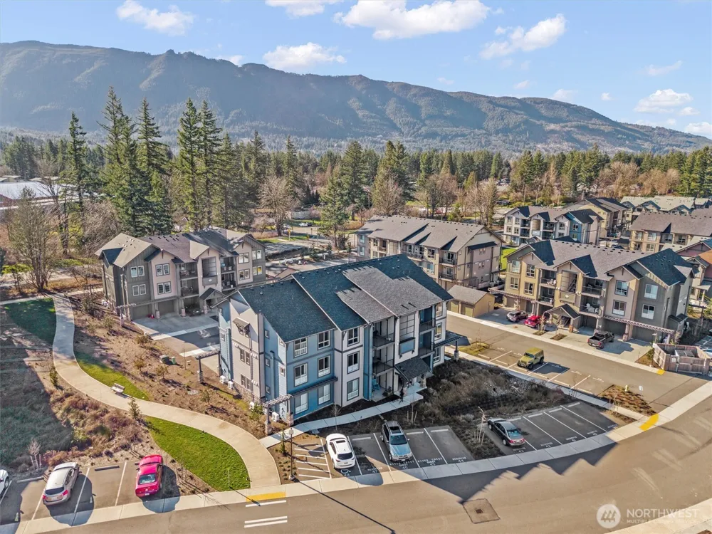 1970 SE 12th Court #D-201 North Bend, WA 98045