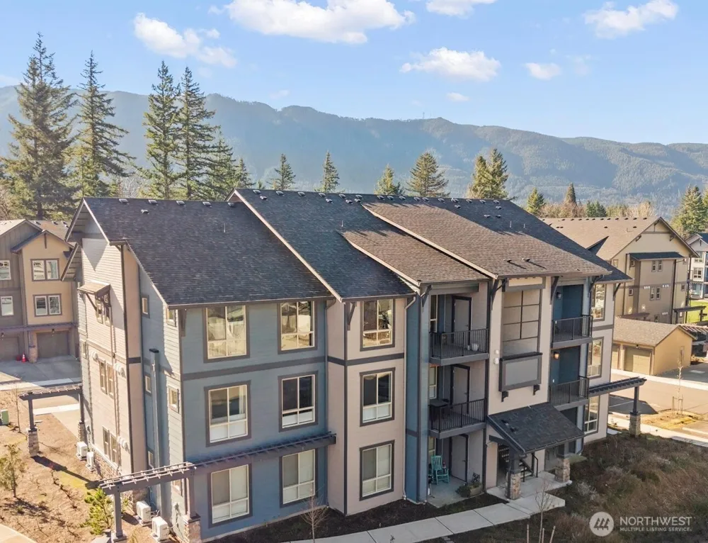 1970 SE 12th Court #D-201 North Bend, WA 98045