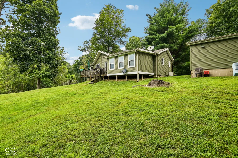 9711 E Myers Rockville, IN 47872