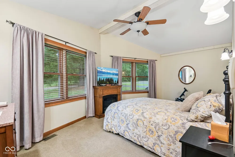 9711 E Myers Rockville, IN 47872