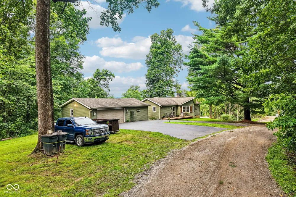 9711 E Myers Rockville, IN 47872