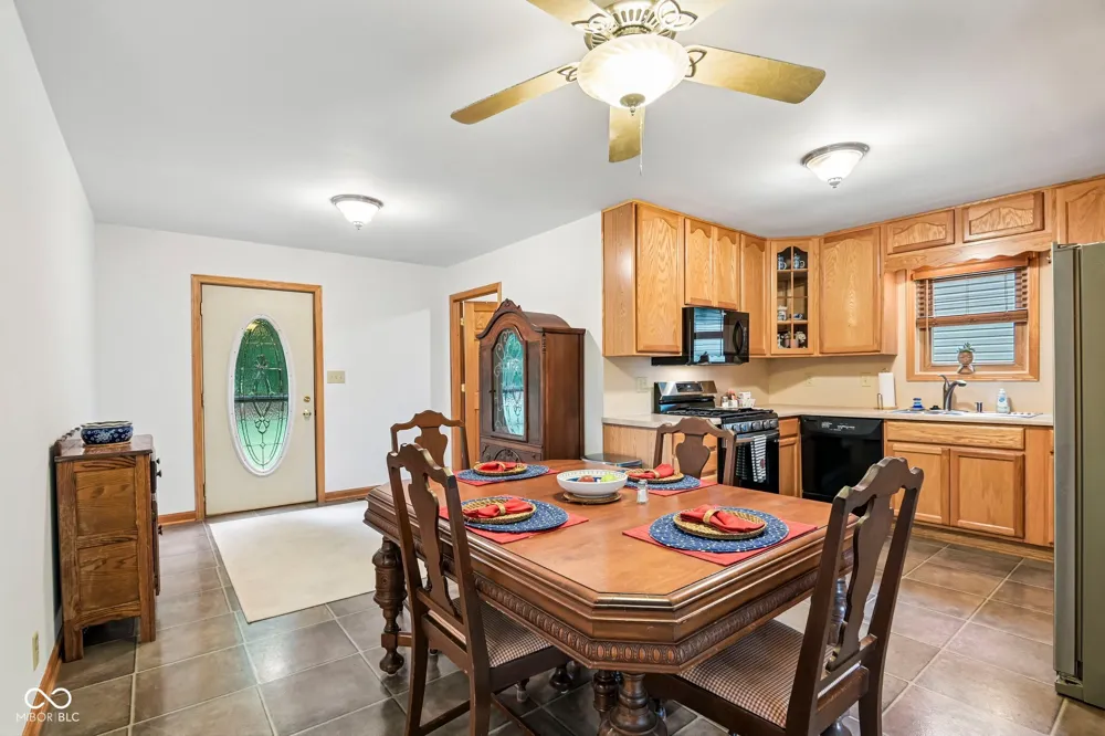 9711 E Myers Rockville, IN 47872