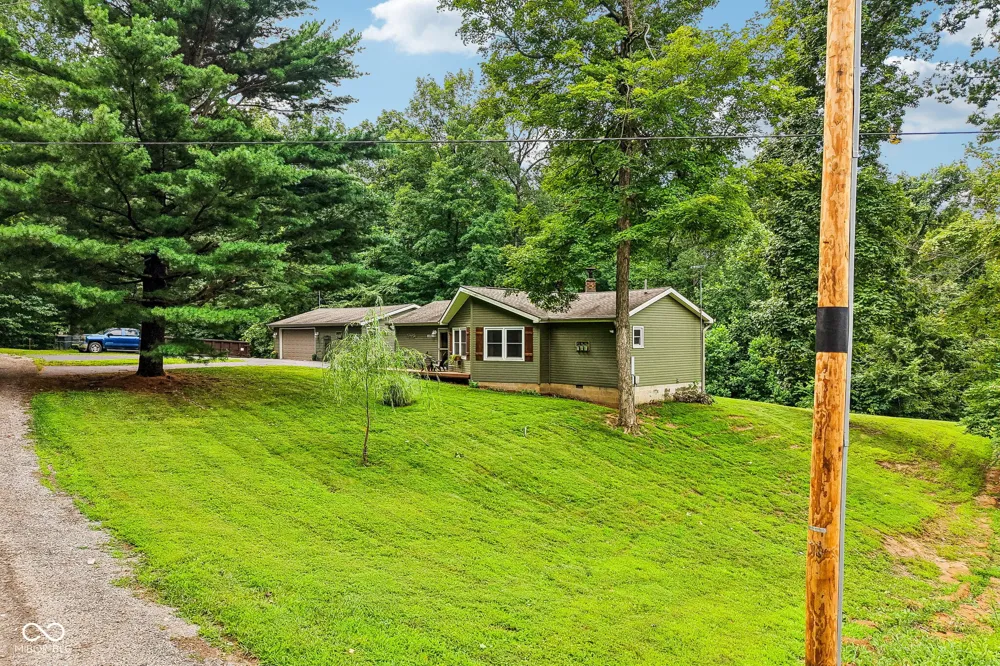 9711 E Myers Rockville, IN 47872