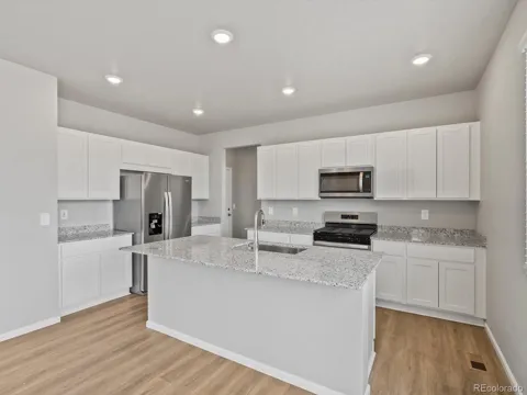 4634 Sugarcane Street