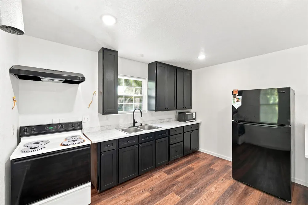 211 Estelle Circle Texas City, TX 77591