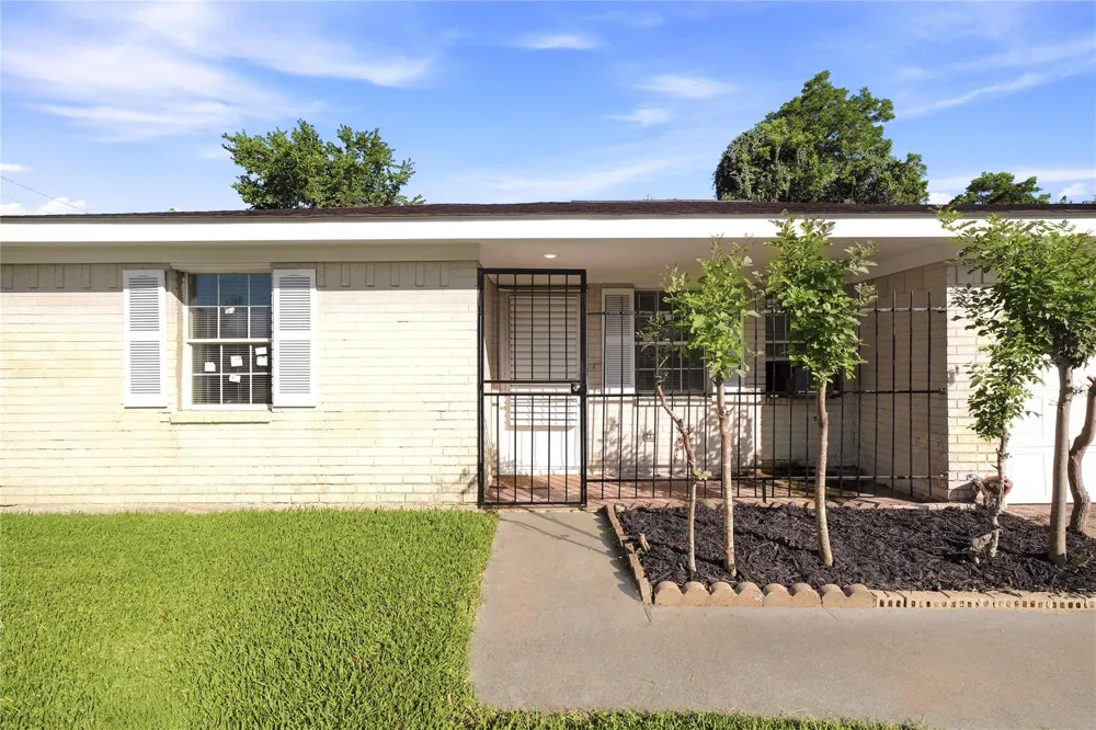 211 Estelle Circle Texas City, TX 77591