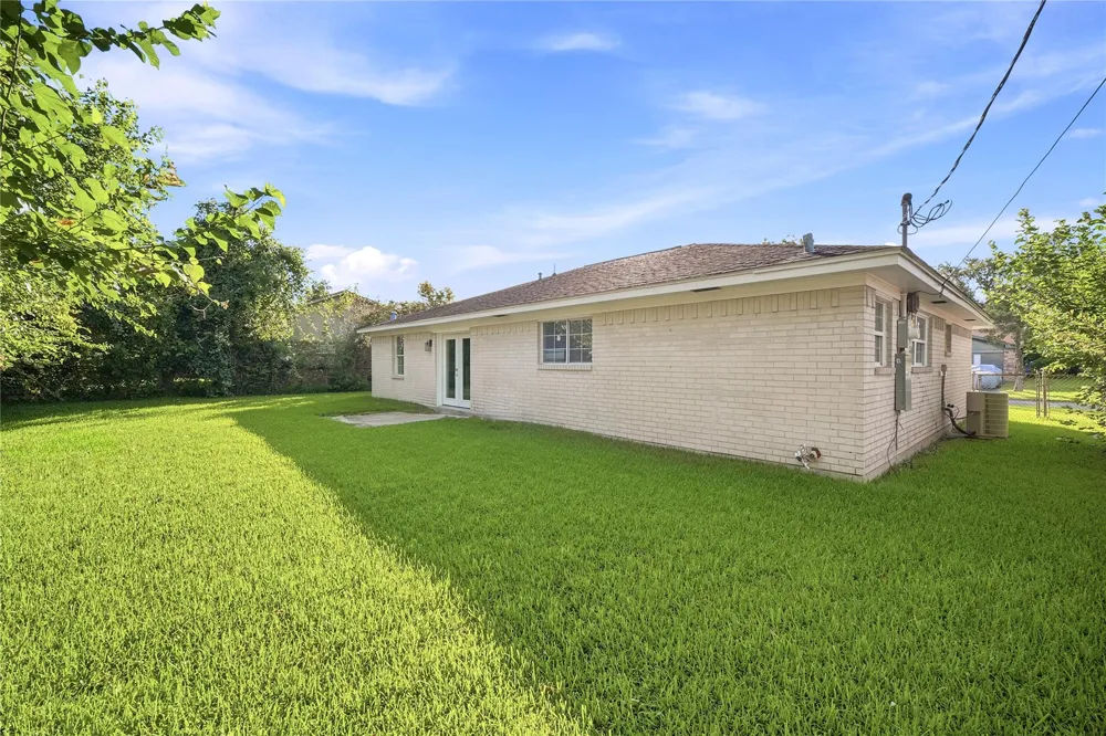 211 Estelle Circle Texas City, TX 77591