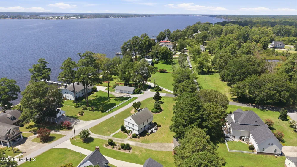 25 E River Acres Road Washington, NC 27889