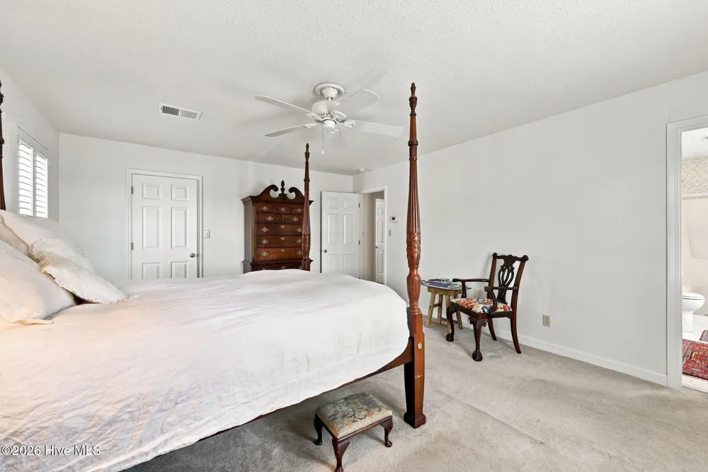 25 E River Acres Road Washington, NC 27889