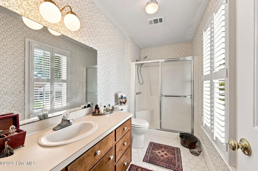 25 E River Acres Road Washington, NC 27889