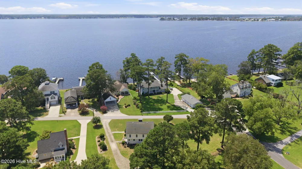 25 E River Acres Road Washington, NC 27889