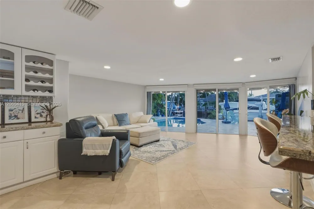 491 SE 10th Ave Pompano Beach, FL 33060