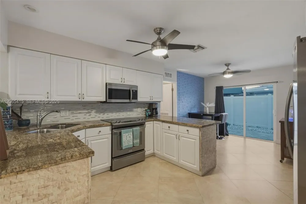 491 SE 10th Ave Pompano Beach, FL 33060